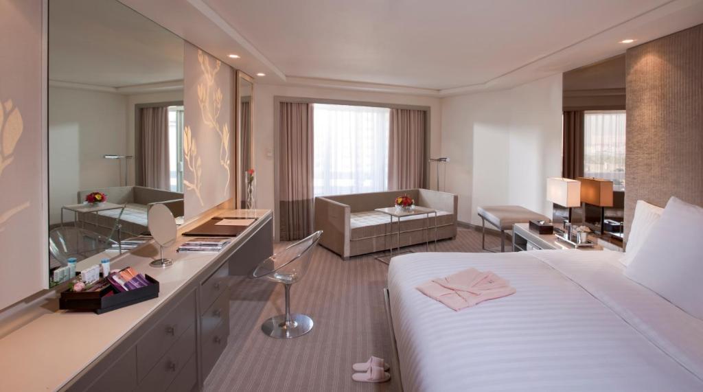 Midas Hotel And Casino Pasay Buitenkant foto