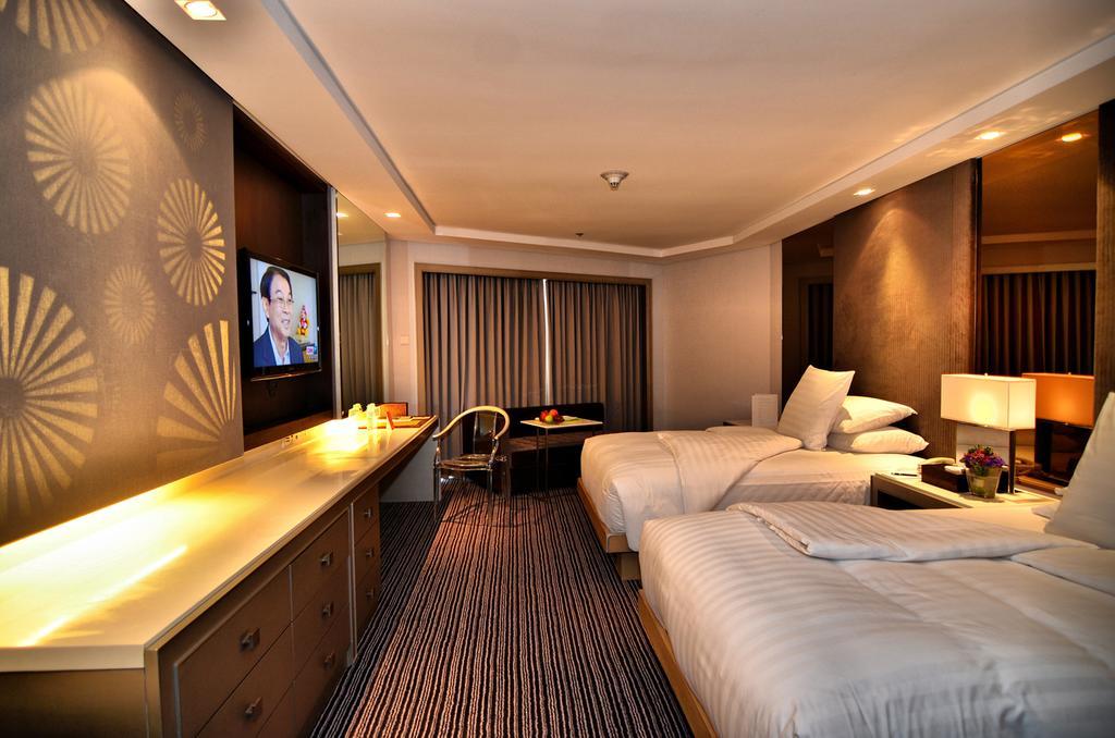 Midas Hotel And Casino Pasay Buitenkant foto