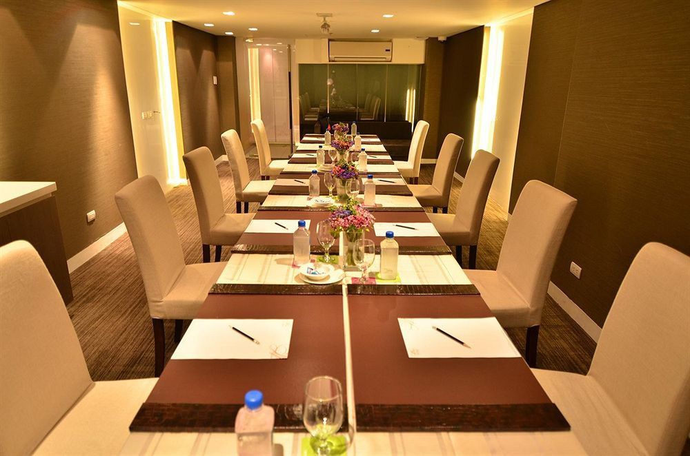Midas Hotel And Casino Pasay Buitenkant foto