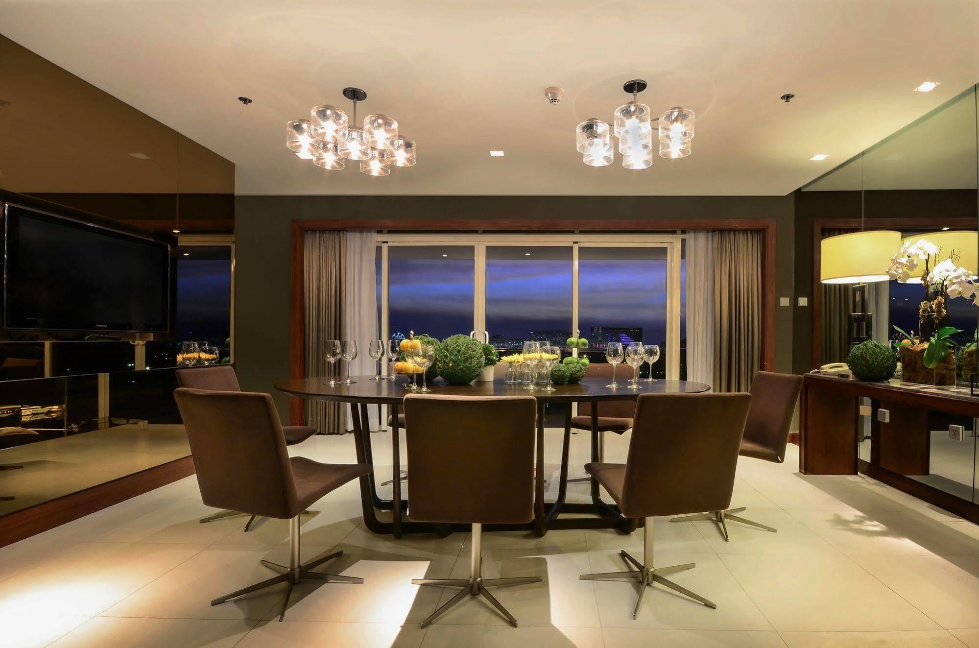 Midas Hotel And Casino Pasay Buitenkant foto